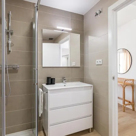 By Olala Homes Apartment