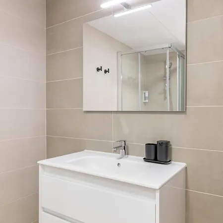 By Olala Homes Apartment *