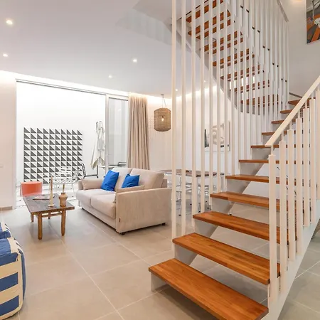 By Olala Homes Apartment
